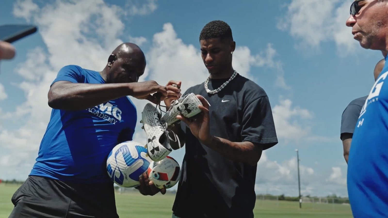 Marcus Rashford surprises soccer campers