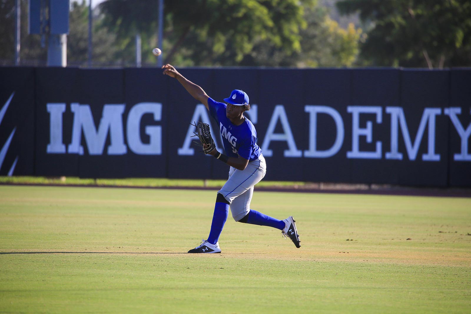 coach-packet-baseball-player