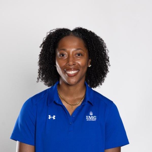 Alicia Thomas Headshot